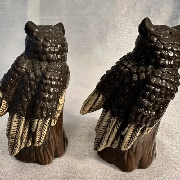 Vintage Porcelain Owl Salt And Pepper Shakers Signed - Picture 2 of 4